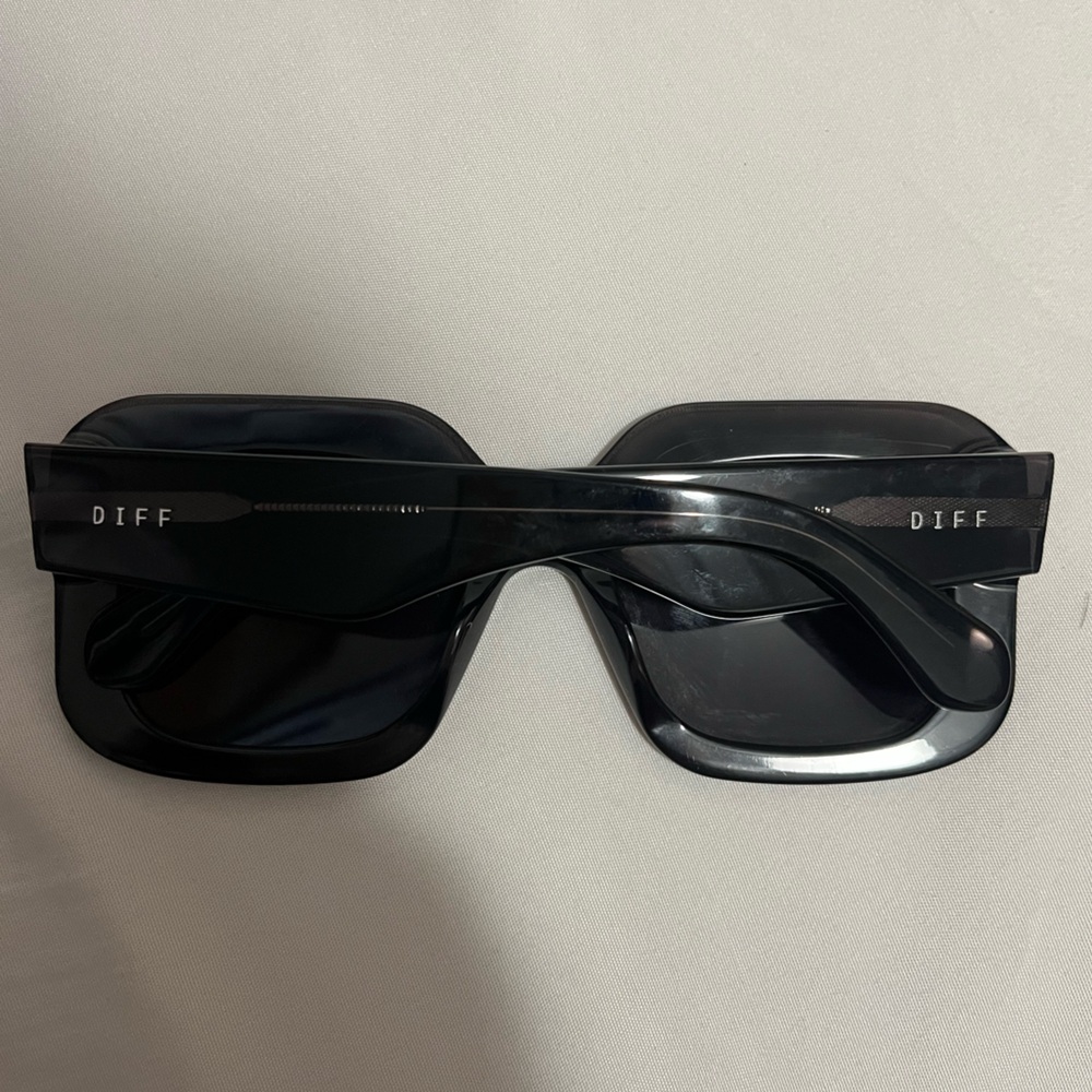 Diff Giada In Black Polarized - image 2